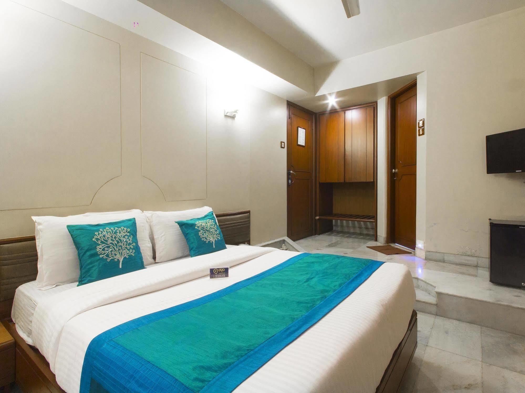 Hotel Ashray International, Sion - Near Bkc Мумбаи Экстерьер фото