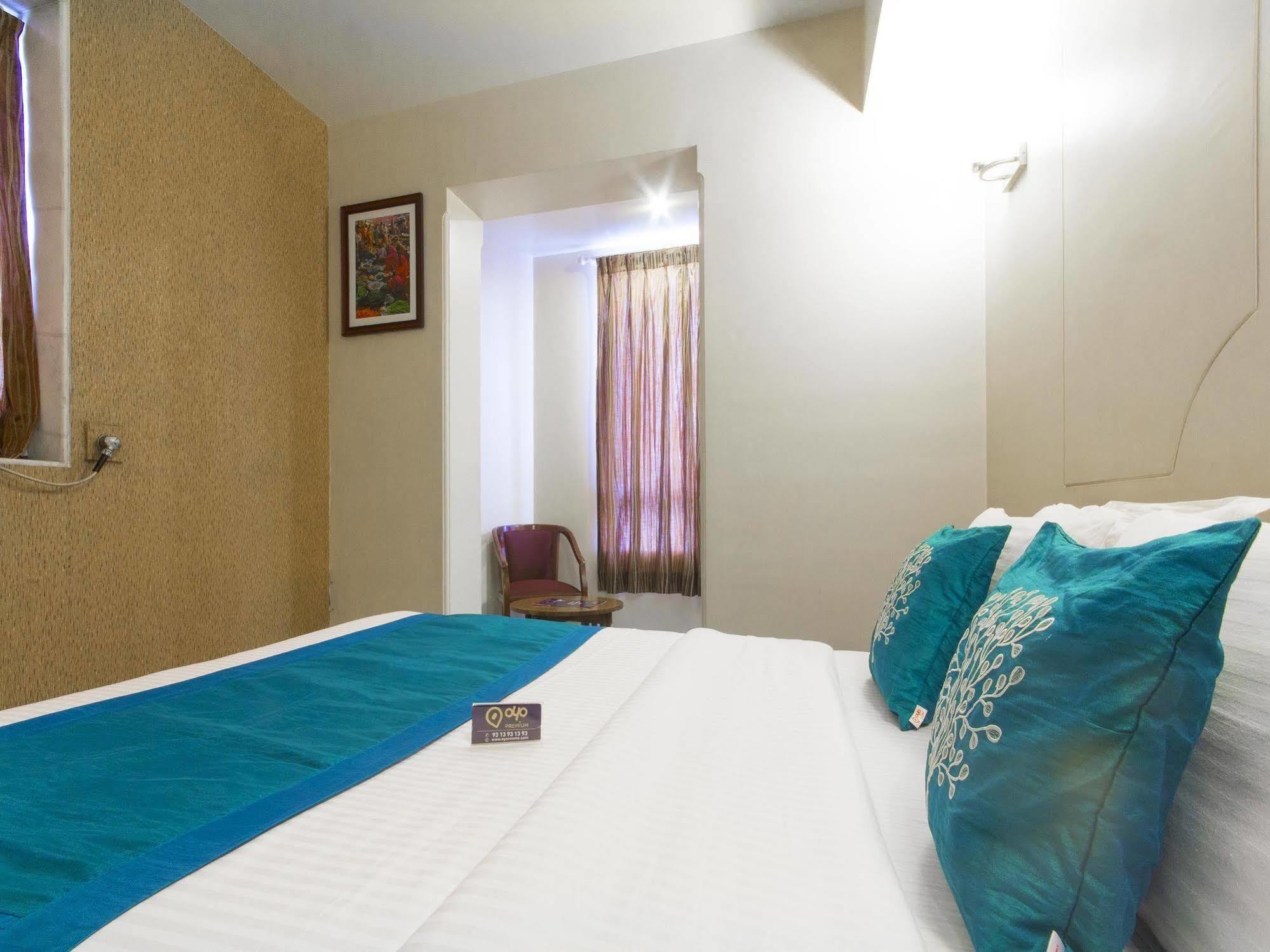 Hotel Ashray International, Sion - Near Bkc Мумбаи Экстерьер фото