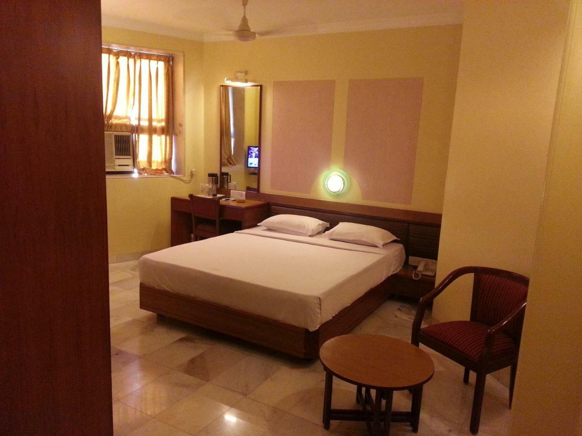 Hotel Ashray International, Sion - Near Bkc Мумбаи Экстерьер фото