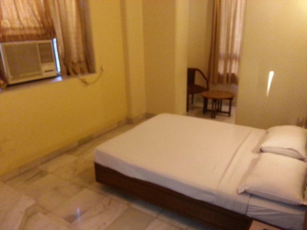 Hotel Ashray International, Sion - Near Bkc Мумбаи Экстерьер фото